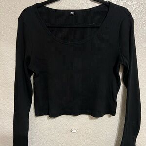 Uniqlo Black Long Sleeve Ribbed Cropped Tee